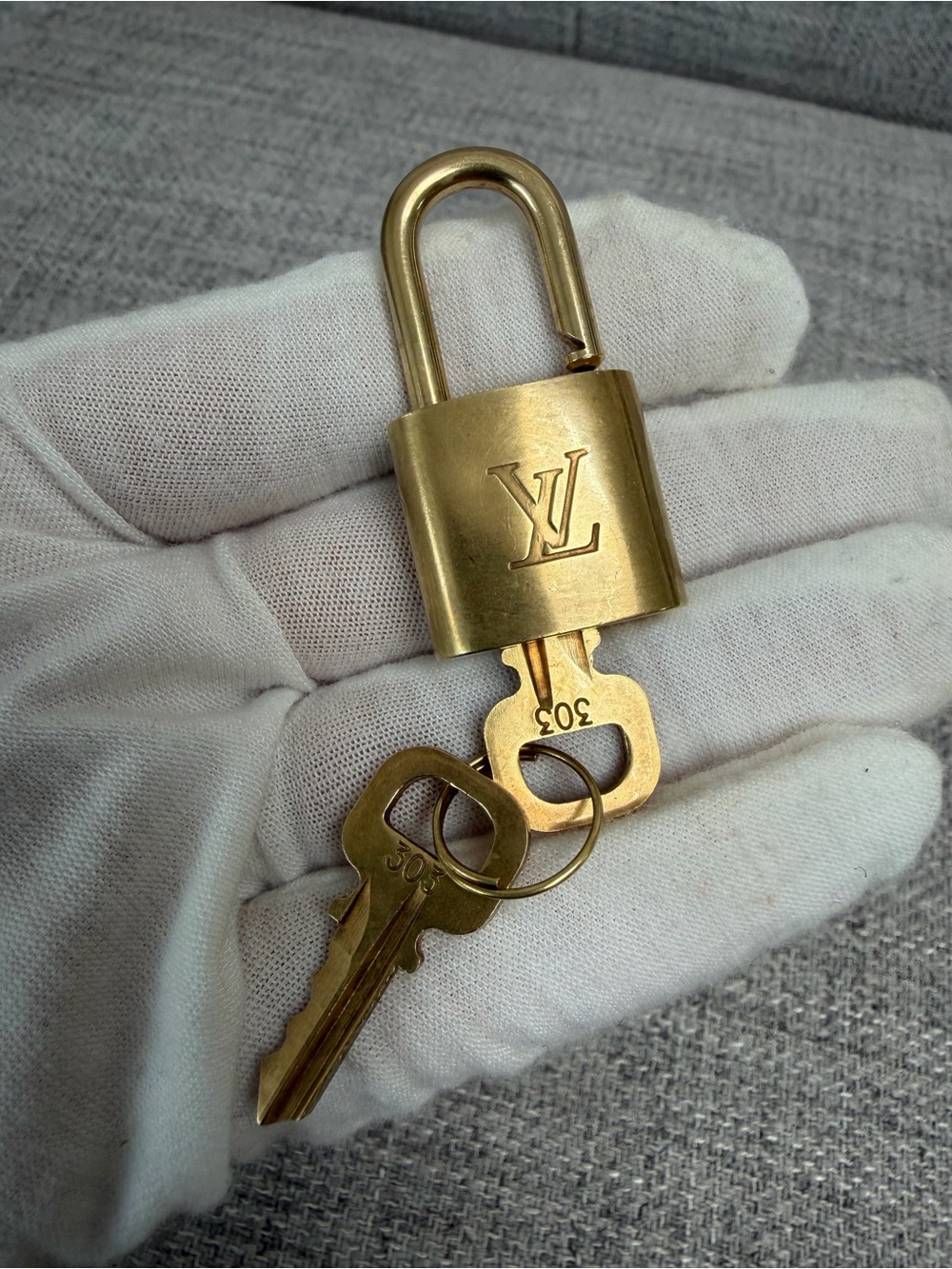 ✨Authentic Louis Vuitton Brass Padlock #303 + 2 Keys | Polished Like New✨